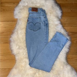 Levi’s High Rise Skinny Jean